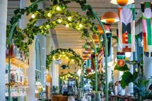 The People - Paris Marais - Vanves