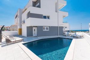 Merima luxury accommodation with private pool 