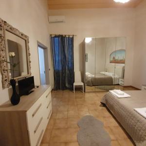 Apartment with Garden View room in Accademia Studio