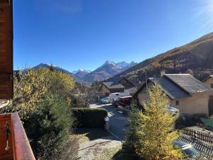 Maisons de vacances Maison spacieuse 8 pers avec terrasse - St-Chaffrey-S.Chevalier - FR-1-330E-134 : photos des chambres