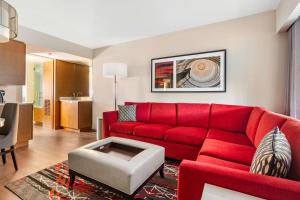 One-Bedroom King Suite with Sofa Bed room in The District by Hilton Club