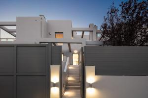 Akonizia Luxury House - With Private Heated Pool and Jacuzzi