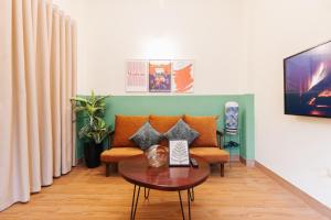 Near the train line,old Quarter, BBQ large terrace