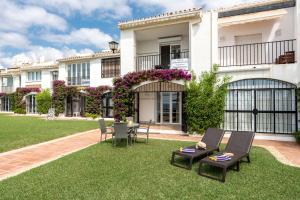 Cozy beach front house with open sea views located in Calahonda only few minutes away from Marbella - Costa del sol - CS120