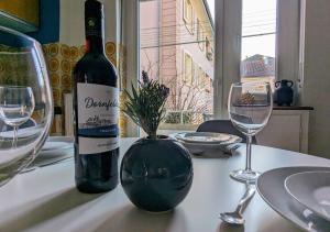 65qm Altbaucharme mit zwei Balkonen