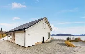 4 Bedroom Amazing Home In Skånevik - Skånevik