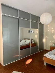 Sunny Family Home By The Beach