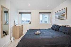 Urban Oasis with Views in Old St