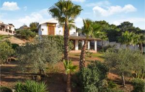 Stunning Apartment In Marsala With Kitchen