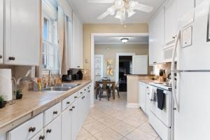 Mins to Zoo - Capitol Heights Hideaway