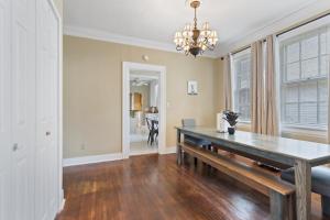 Mins to Zoo - Capitol Heights Hideaway