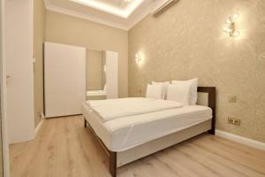 Premium Apartment by Hi5 - 2 bedroom in the center