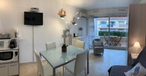 Studio vue mer centre ville avec garage