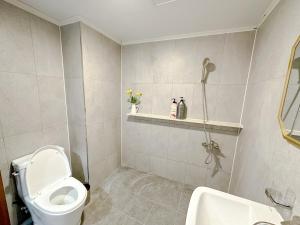 Phòng Superior giường đôi lớn (Superior Queen Room)