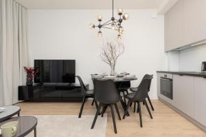 Amazing Spacious Apartments in Warsaw City Center by Renters