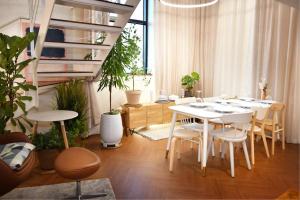 Garden Pool Villa Lee Chung Jung