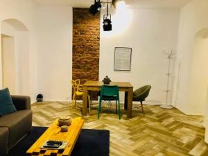 Joy City Stay Libertatii 9Mai 7