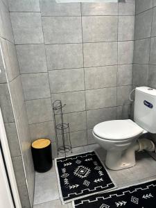 Pirotska Modern Room