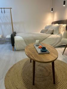 Pirotska Modern Room