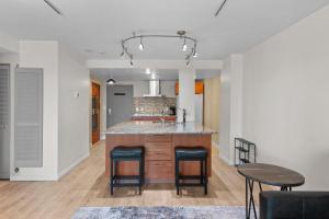 1777 Larimer St #903