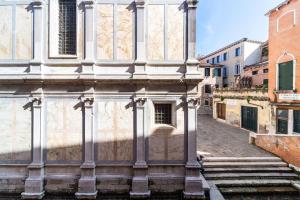 Palazzo Miracoli Apartments