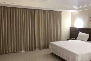 Tropical Executive Hotel flat