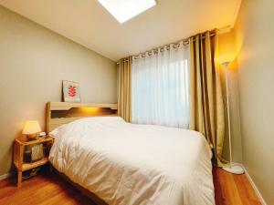 Digital media city 1 stop from Hongdae