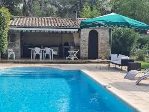 VILLA - piscine - Swimming Pool - Ginasservis