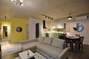 New Faces Design Apartment in Downtown