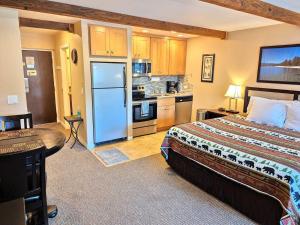 Lakeland Village #110