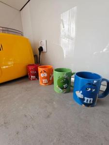 Dom letniskowy przy lesie nad jeziorem