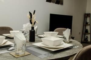 City Centre - FREE PARKING, BUSINESS STAYS, FAMILIES, RELOCATORS