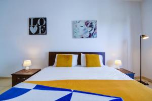 Stylish 2BR Apt with balconies in St Julians, Paceville - APT 6 by Vaganza