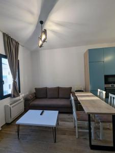 Nuovo e moderno appartamento con vista mare a Uji i Ftohte - posto auto incluso