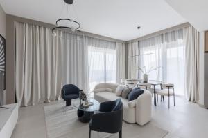 Creek Beach Roomy 3BR + terrace