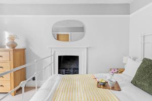 Higher Cottage with Parking