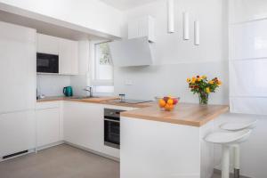 Modern Villa Maris - with heated pool & sea view