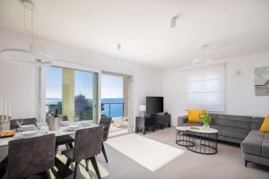 Modern Villa Maris - with heated pool & sea view