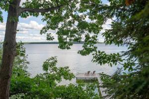 Smith Family Cottages- Lake House