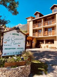 Hotels Le Catinat Fleuri : photos des chambres