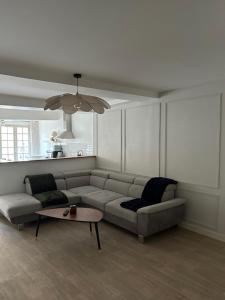 Appartements Spacieux appartement au coeur du centre historique de Dinan : photos des chambres