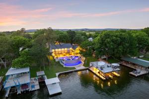 LBJ Lodge Concierge Services - 4hvězdičkové hotely ve městě Kingsland