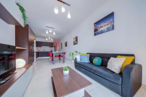 Prime Location, Modern Apartment in St Julians, Paceville, APT 8 by Vaganza