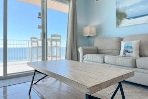 Crystal Shores West 101