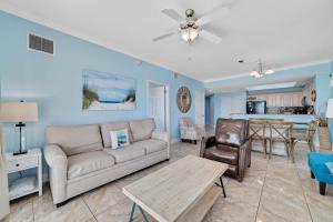 Crystal Shores West 101