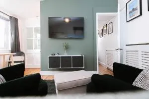 Smart Modern Studio With Free Parking, Wifi, Close To Town, Hospital, Uni, Quiet Area, Contact For Best Prices - Pinhoe