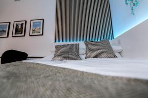 Smart Modern Studio With Free Parking, Wifi, Close To Town, Hospital, Uni, Quiet Area, Contact For Best Prices