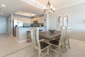 Crystal Shores West 204