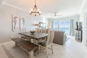 Crystal Shores West 204