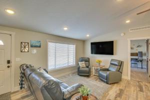 Modern Bloomington Home ~ 10 Mi to Bear Lake!